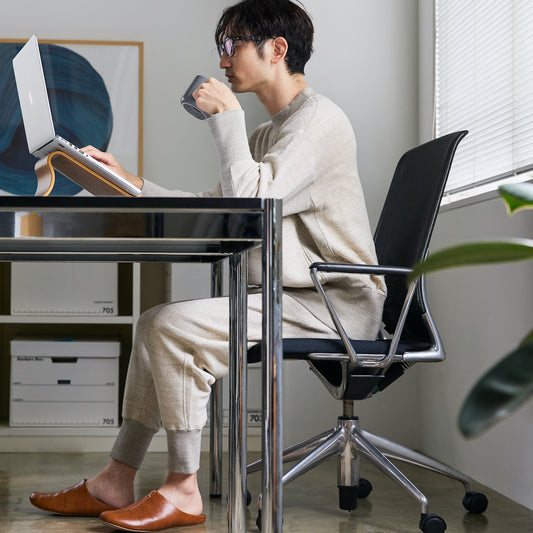 「やわらかアタマ」は、在宅ウェアから