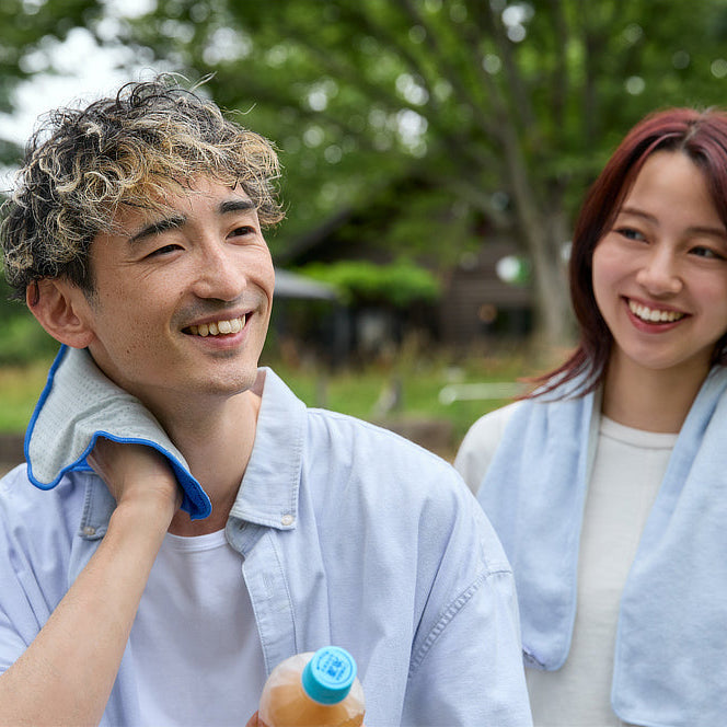 そんな夏のプチ不満を解決してくれたのが、1枚2役の『ー℃（マイナスディグリー）』。表地で汗を拭き、裏地でひんやり。なんて快適！ 生き返る〜。｜吸水＋ひんやり感、1枚2役の「 ハイブリッドタオル 」Cool スポーツタイプ｜ ー℃