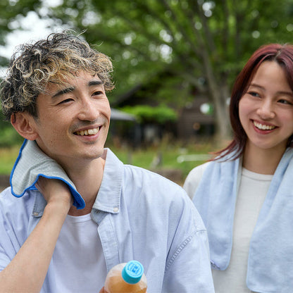 そんな夏のプチ不満を解決してくれたのが、1枚2役の『ー℃（マイナスディグリー）』。表地で汗を拭き、裏地でひんやり。なんて快適！ 生き返る〜。｜吸水＋ひんやり感、1枚2役の「 ハイブリッドタオル 」Cool スポーツタイプ｜ ー℃