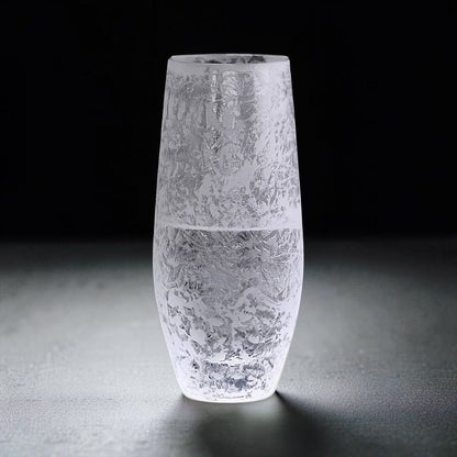 一般的なフルート型とはひと味違うたたずまいのシャンパングラス「麗」（295ml）。｜伝統技術を甦らせた「ワイングラス・シャンパングラス」ペアセット｜結霜月華
