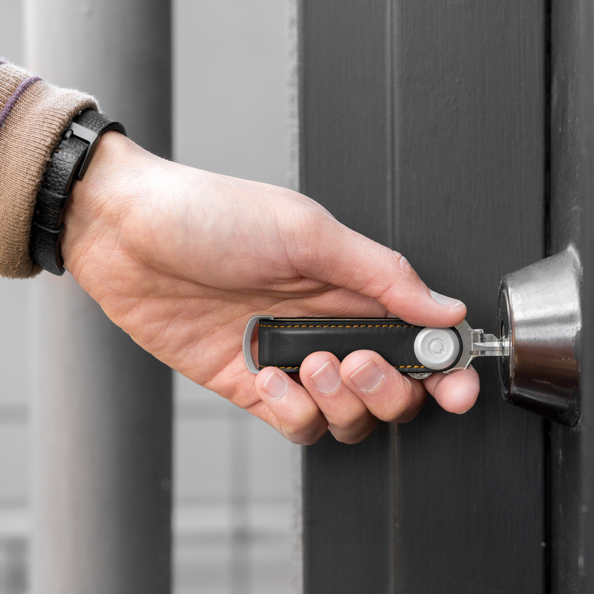 ドア前で迷わない「キーケース」オール本革｜Orbitkey