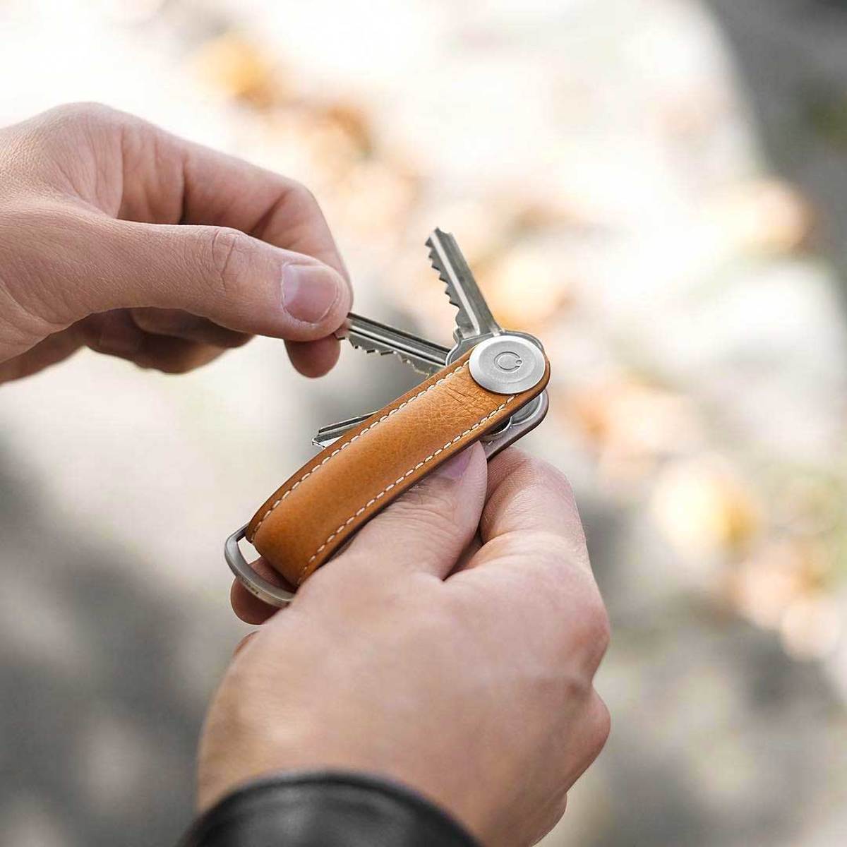 ドア前で迷わない「キーケース」オール本革｜Orbitkey