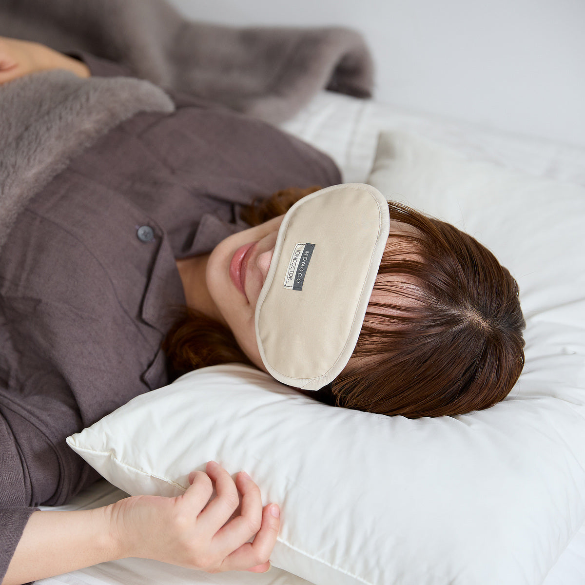 天然鉱物パウダー入り「アイマスク」｜IONDOCTOR