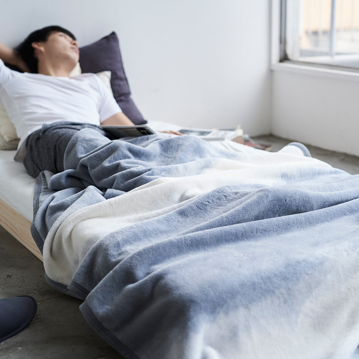 「タイトルのある毛布」が、空間を変える