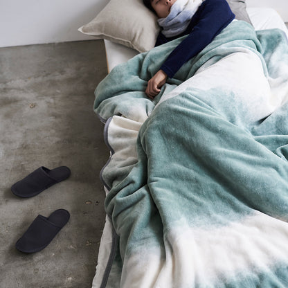 「タイトルのある毛布」が、空間を変える