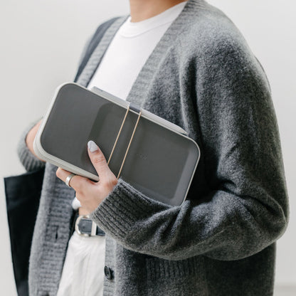 カフェでも移動中の席でも、一瞬で「マイデスク」