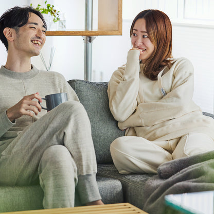 「やわらかアタマ」は、在宅ウェアから