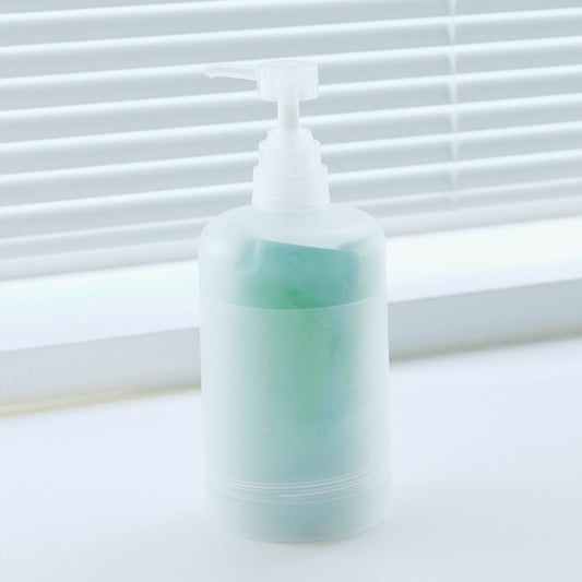 「2in1 ナチュラルシャンプー」無香料 エコパック 500ml｜uruotte