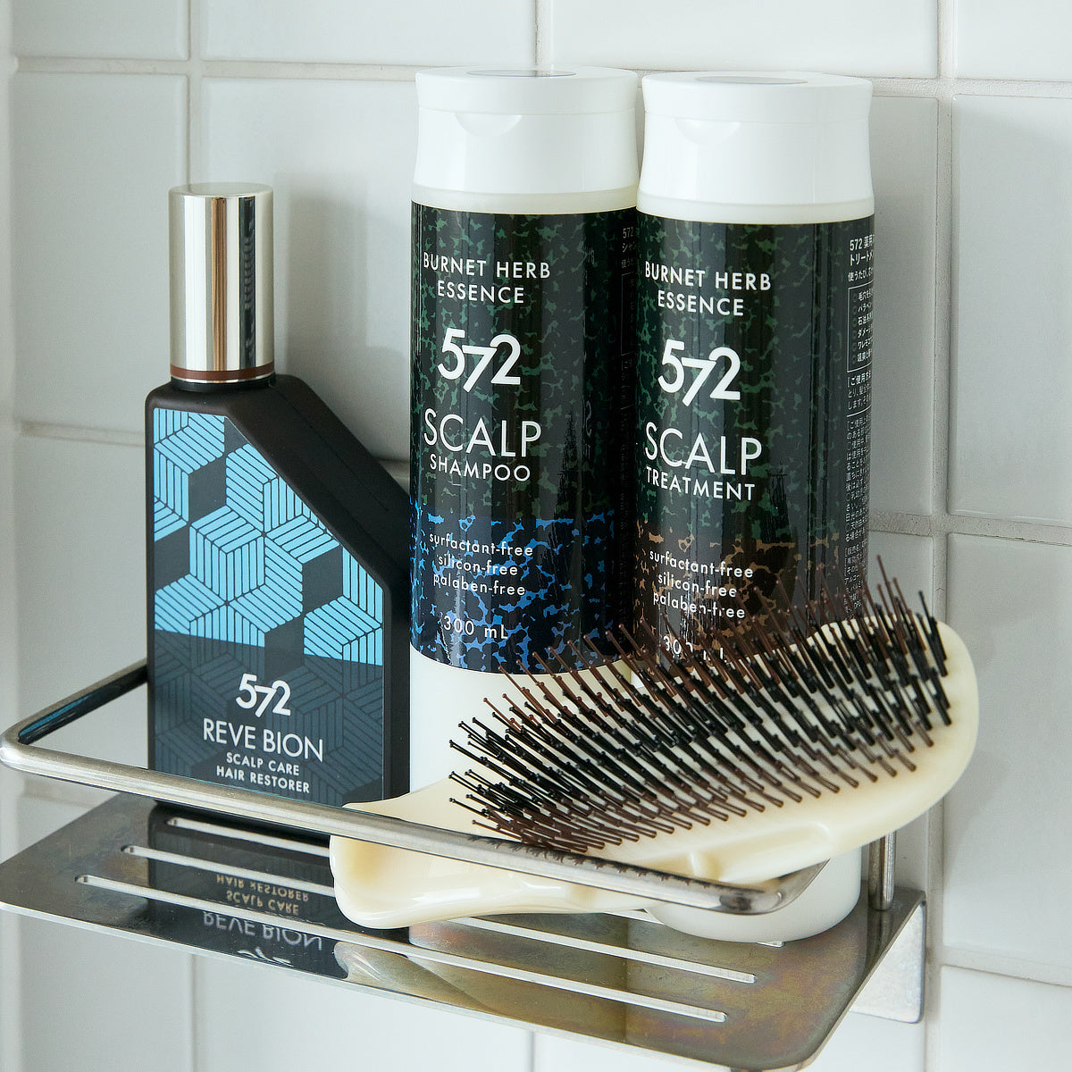 男性諸君、まだ髪を手で洗っているのかい？