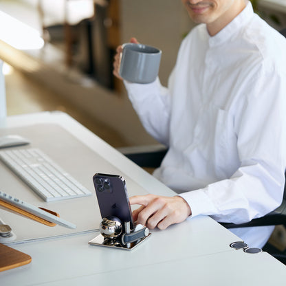 置くだけで絵になる「スマートフォンスタンド」｜TAKEDA DESIGN PROJECT