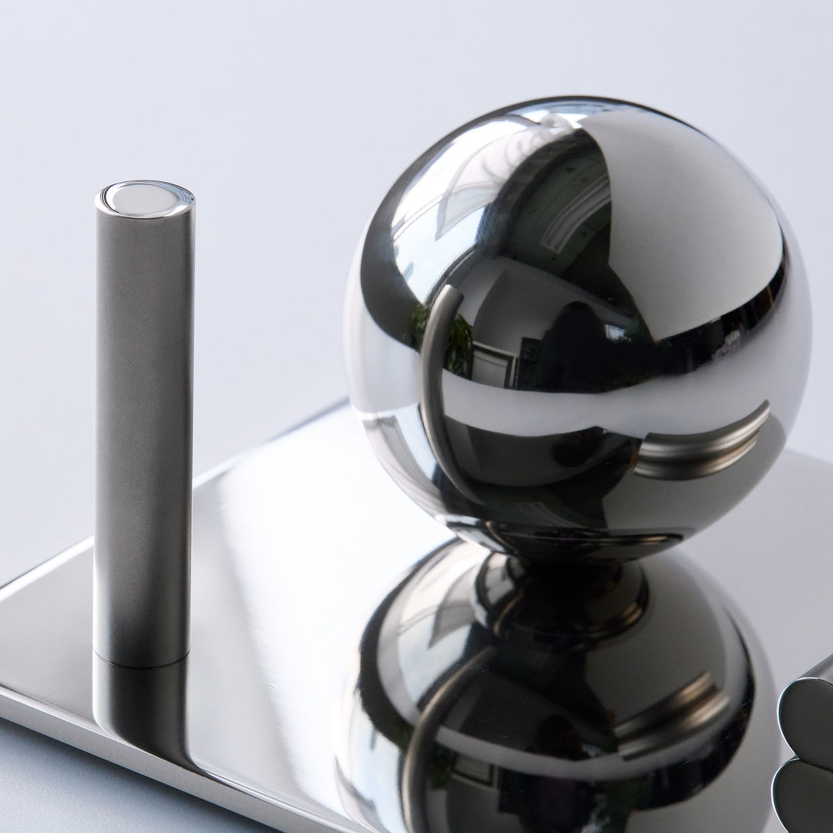置くだけで絵になる「スマートフォンスタンド」｜TAKEDA DESIGN PROJECT