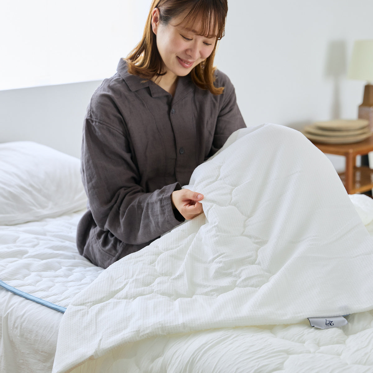 冷たっ！背中からプールに飛び込んだみたい