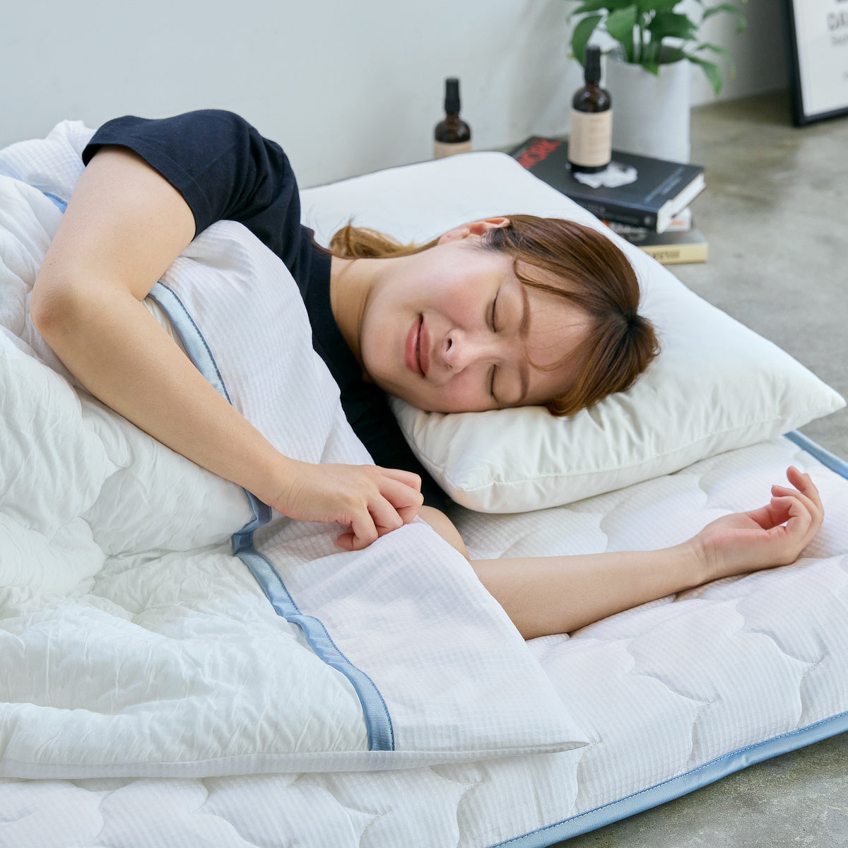 冷たっ！背中からプールに飛び込んだみたい