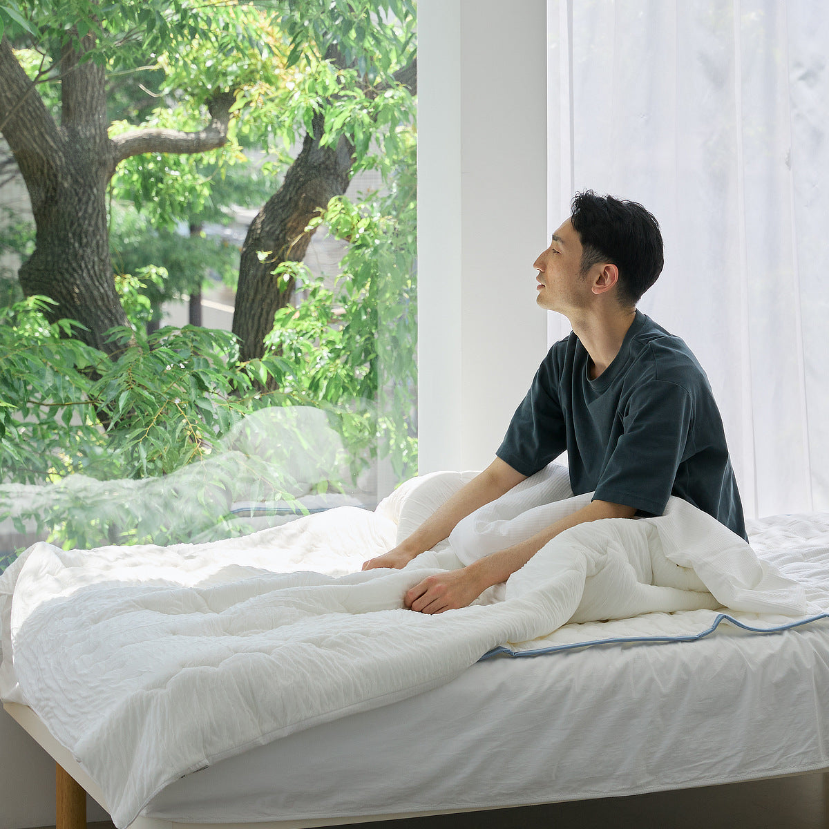 冷たっ！背中からプールに飛び込んだみたい