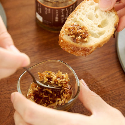 新食感と旨みをプラスする「食べる調味料」90g｜サクサクしょうゆアーモンド