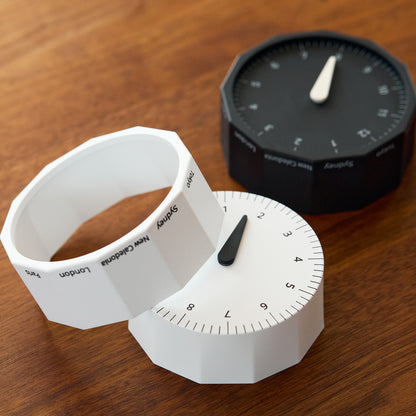世界の都市の時刻を表示する、12角形の「World Clock」