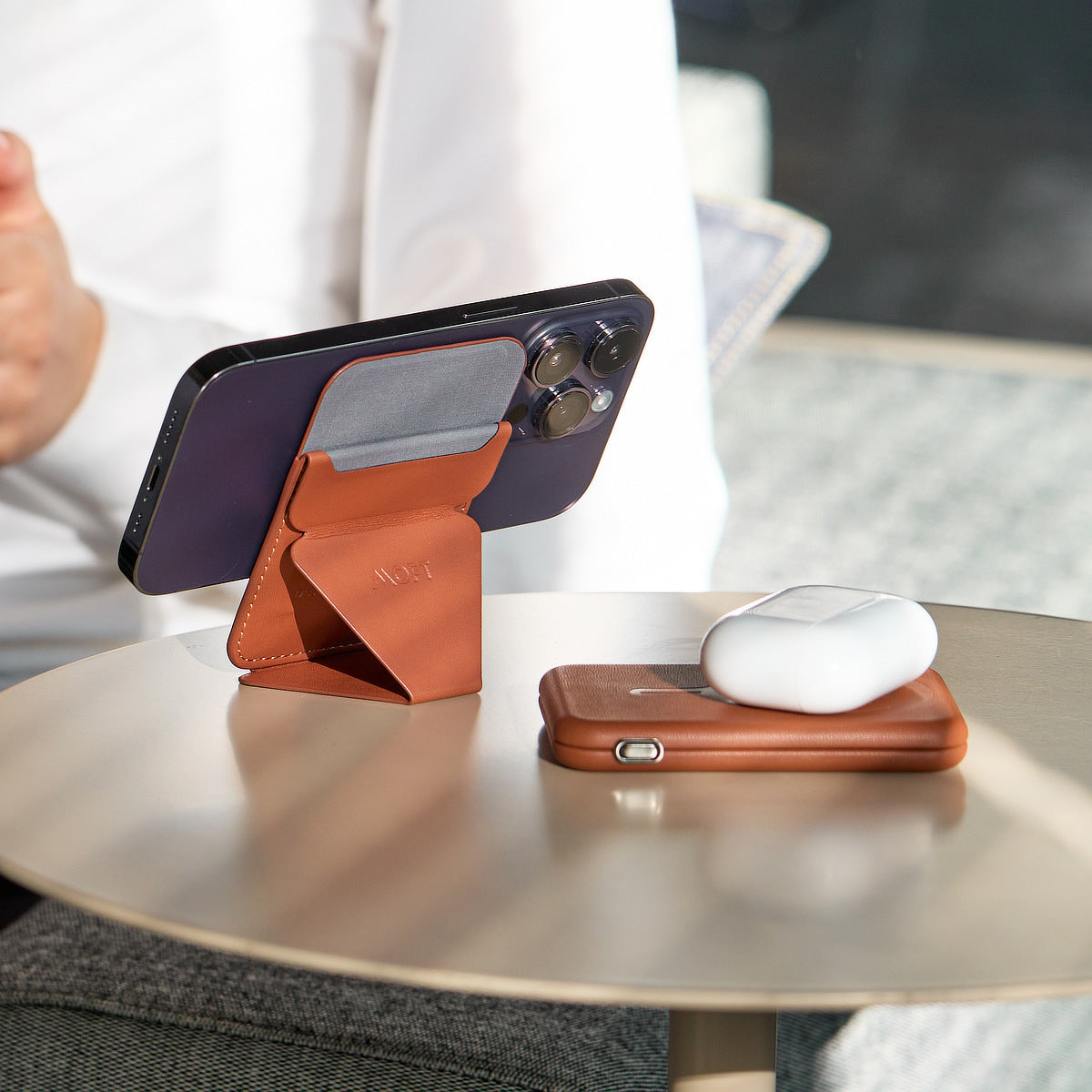 バッテリーパック＋超薄型スマホスタンドの「Snapスタンドパワーセット