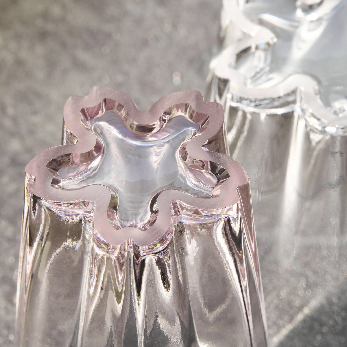 桜型の水滴が残る「タンブラー」1個 桐箱入り｜Sakurasaku