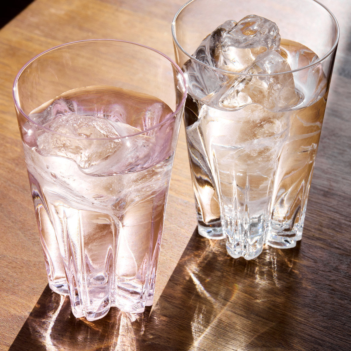 桜型の水滴が残る「タンブラー」1個 桐箱入り｜Sakurasaku