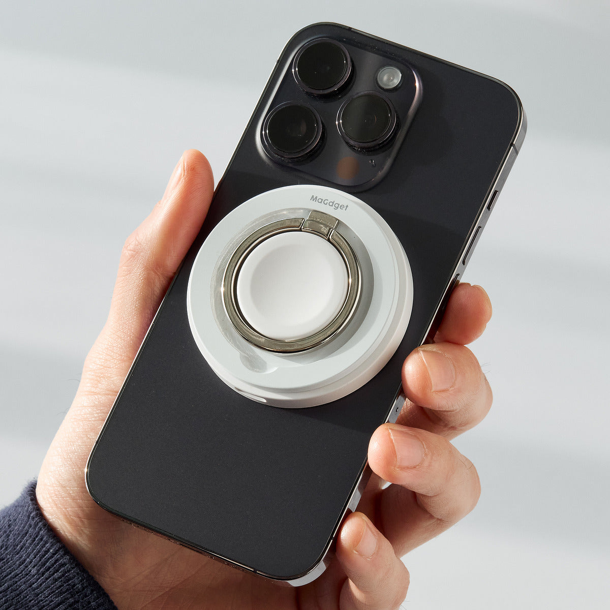 “Apple三種の神器”は、スマホリングで充電！