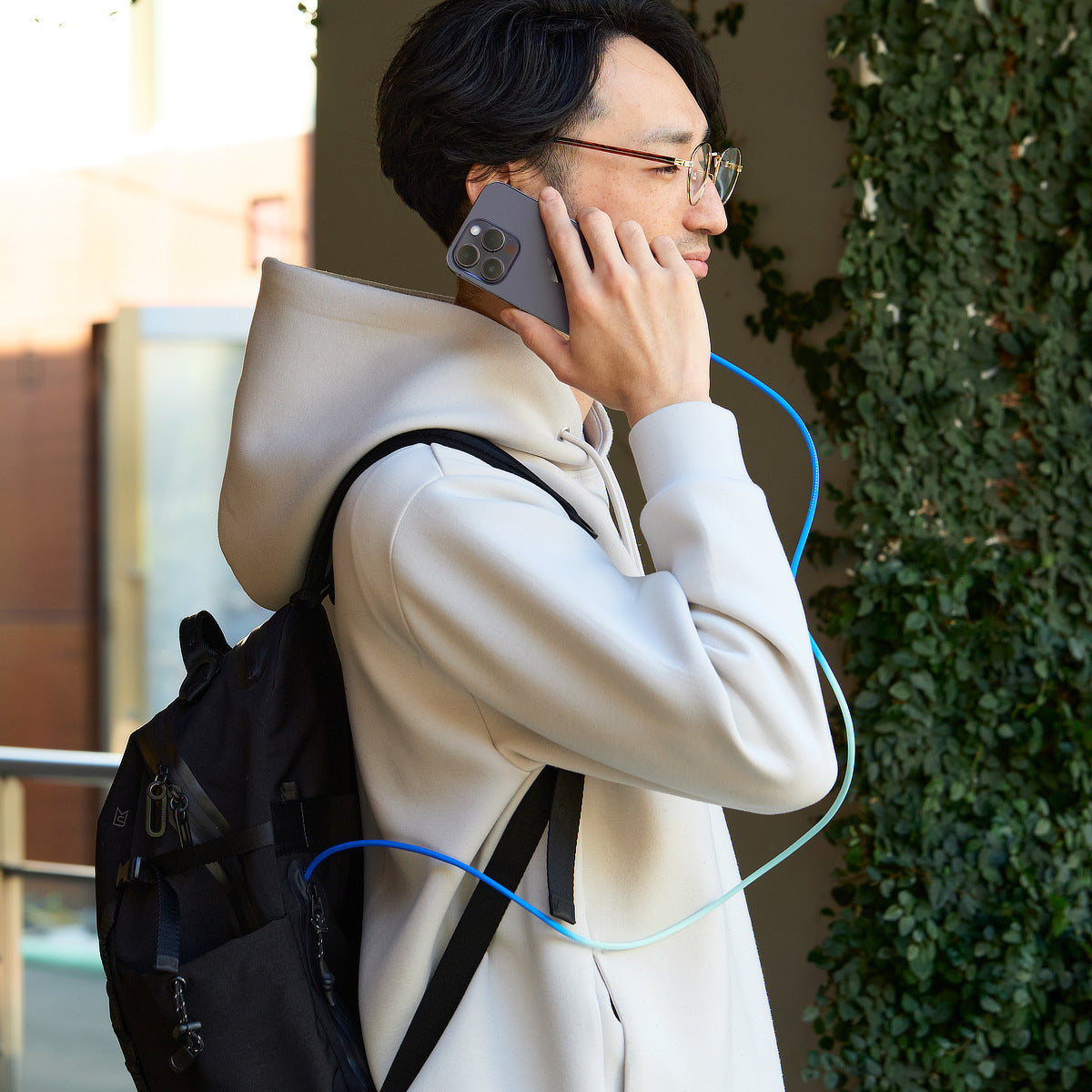 iPhone ケーブルに、“虹色の魔法“を