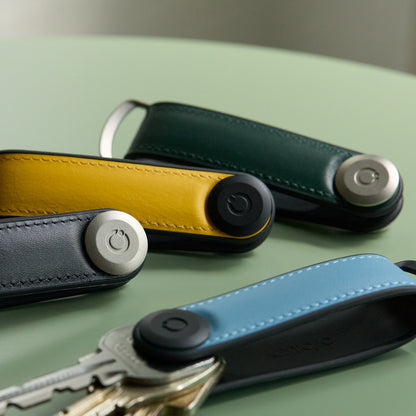 ドア前で迷わない「キーケース」ハイブリッドレザー｜Orbitkey