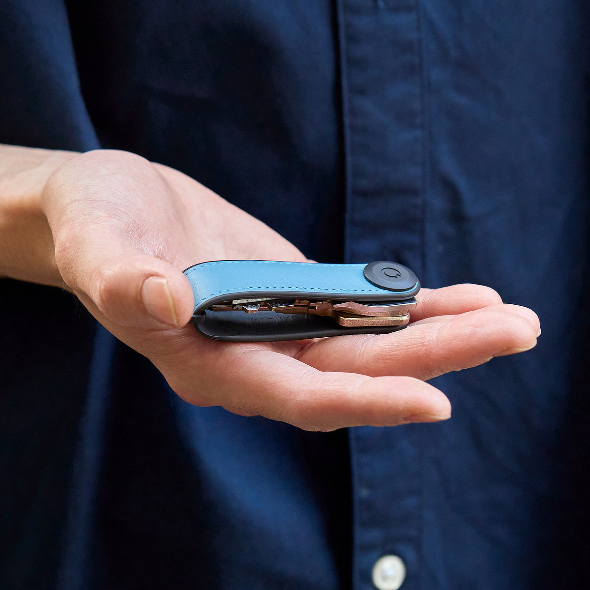 ドア前で迷わない「キーケース」ハイブリッドレザー｜Orbitkey