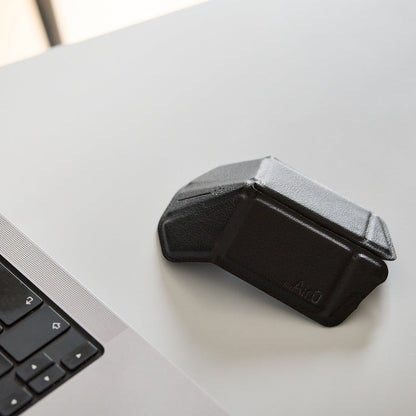 薄さ5mmに折りたためる「Bluetoothマウス」｜OriMouse