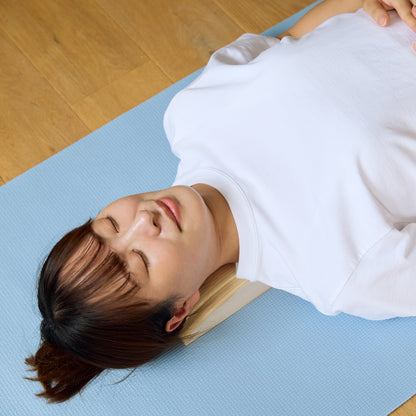 寝転がるだけでほぐれる「マッサージ指圧器」｜指圧らくだ