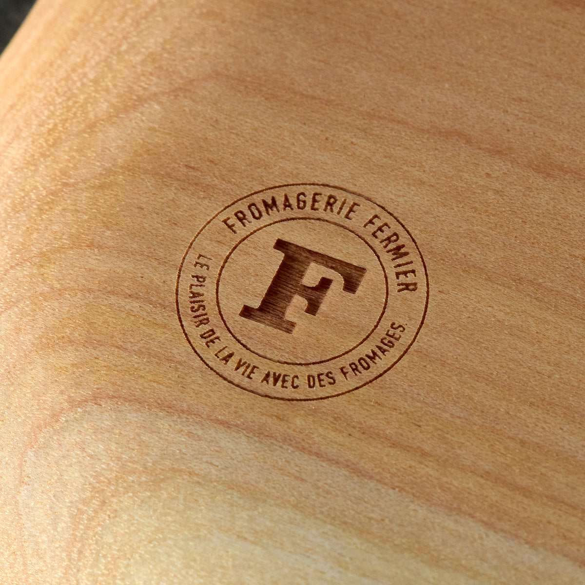 チーズ専門店がつくった「サービングボード」ラウンド型｜Fermier