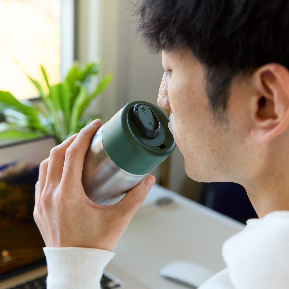 保温保冷 ロック機能付きの直飲み「タンブラー」340ml｜Black+Blum