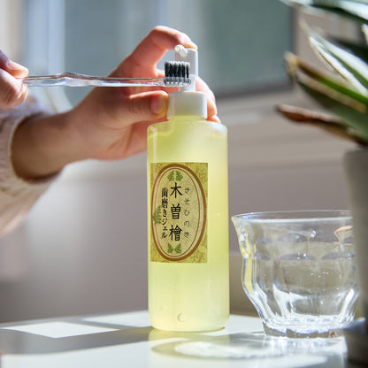 天然成分由来97.1%、フッ素・発泡剤・研磨剤フリーの「木曽檜歯磨きジェル」