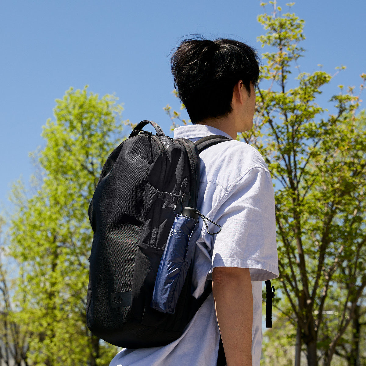晴雨兼用 日陰を増やせる、片側＋19cmの「折りたたみ傘」｜KAGE+