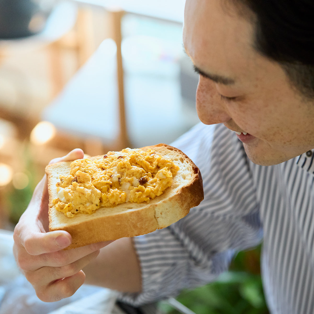 新食感と旨みをプラスする「食べる調味料」90g｜サクサクしょうゆアーモンド
