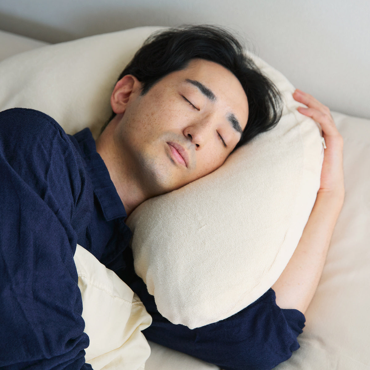 横向き寝の「腕・肩」に、かつてない自由を