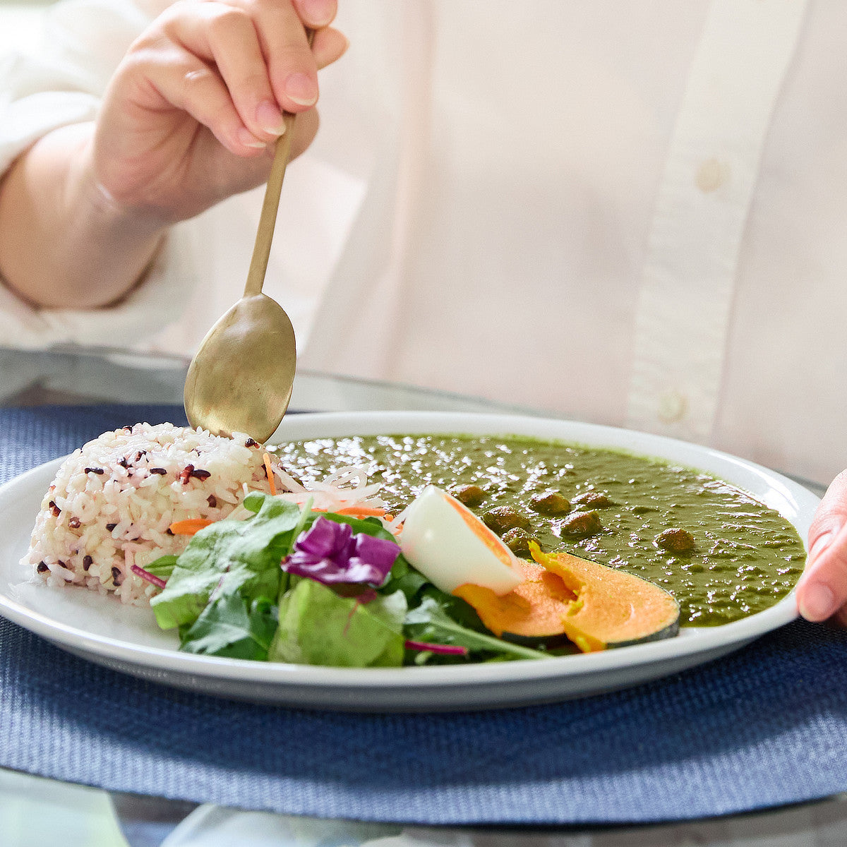 1食194kcal ヴィーガン＆グルテンフリーの「クロレラベジカレー」