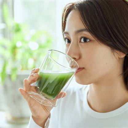 グリーン9素材と植物発酵エキスの「栄養パウダー」｜MO ZYME