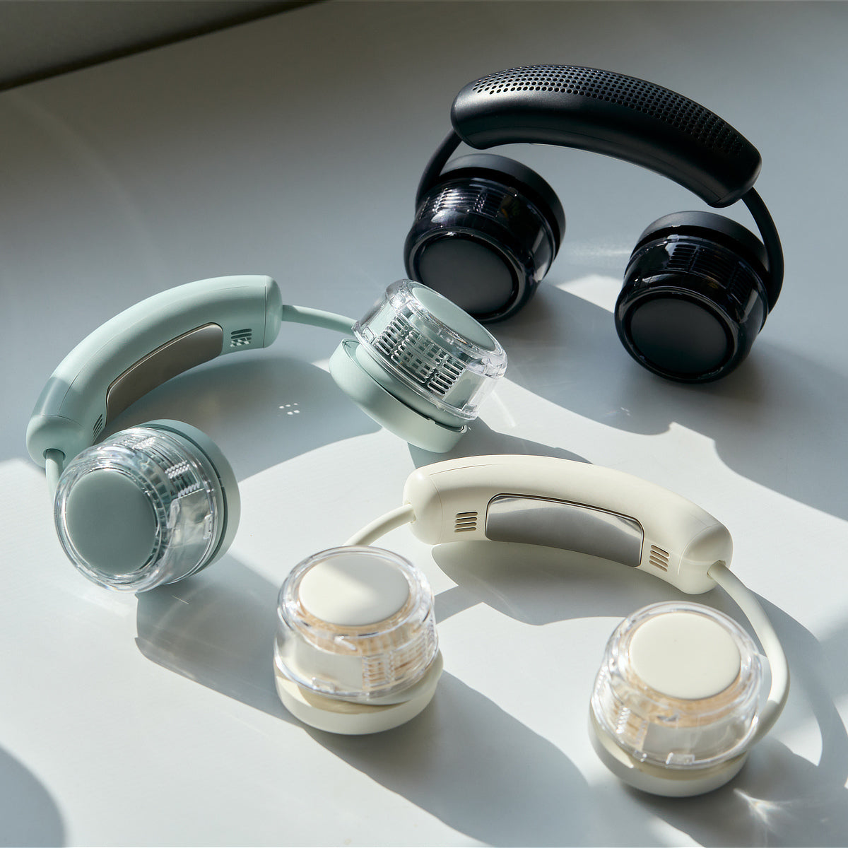 冷却プレートとWファンで首元を冷やす「Neck Band Fan COOLING」