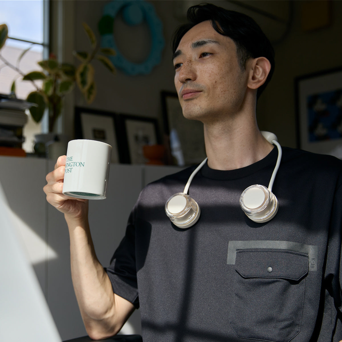 冷却プレートとWファンで首元を冷やす「Neck Band Fan COOLING」